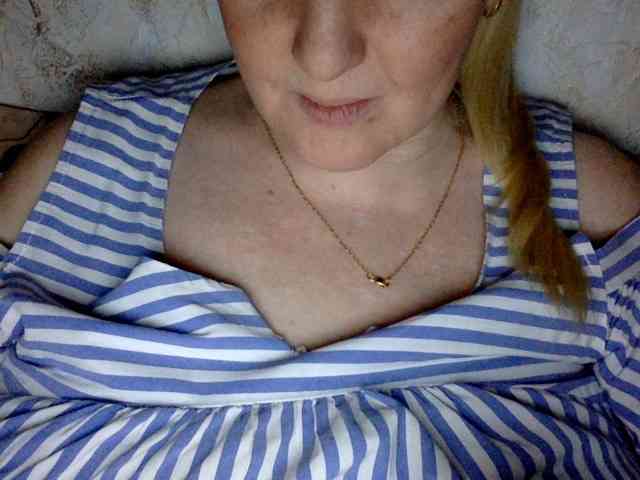 BlondyVio webcam