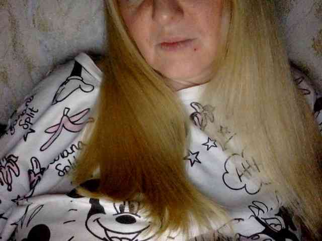 BlondyVio webcam