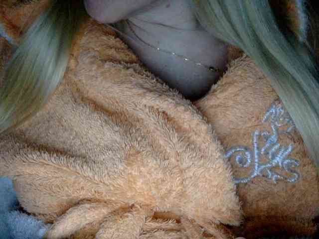 BlondyVio webcam