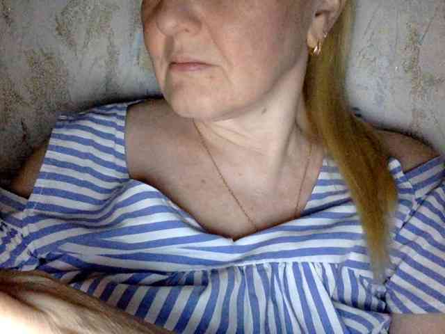 BlondyVio webcam
