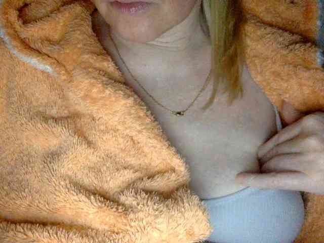 BlondyVio webcam