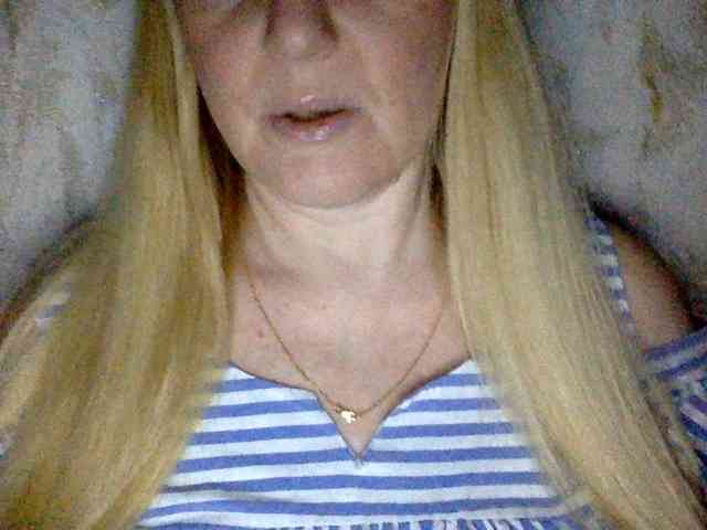 BlondyVio webcam