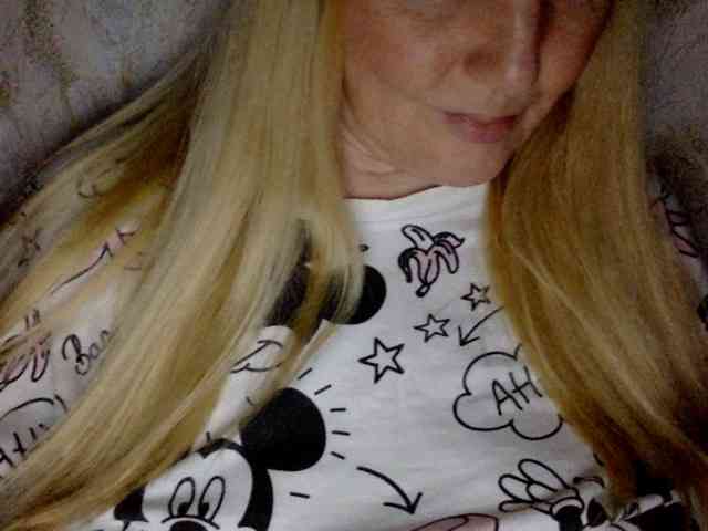 BlondyVio webcam