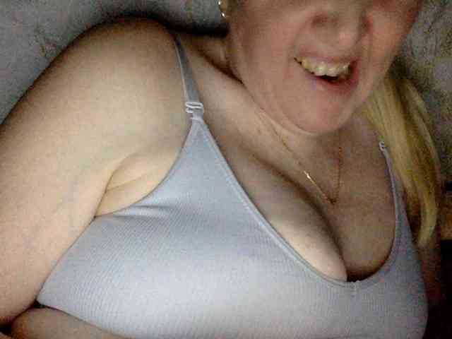 BlondyVio webcam