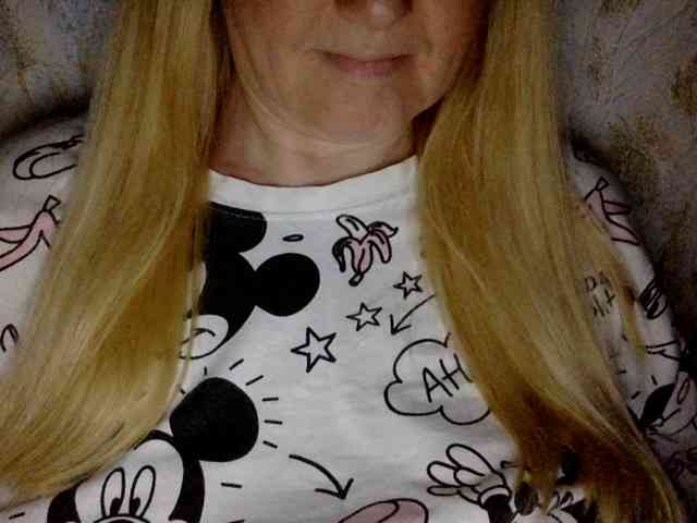 BlondyVio webcam