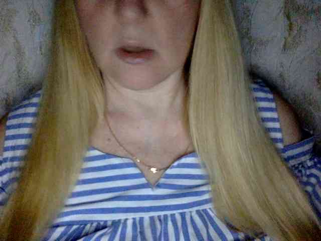 BlondyVio webcam
