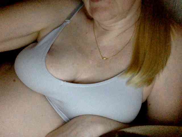 BlondyVio webcam