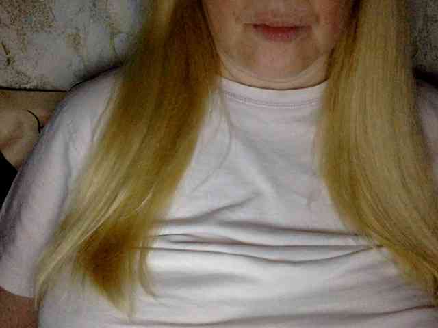 BlondyVio webcam