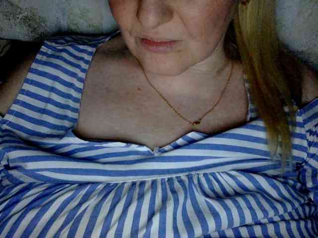 BlondyVio webcam