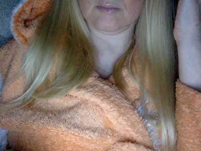 BlondyVio webcam