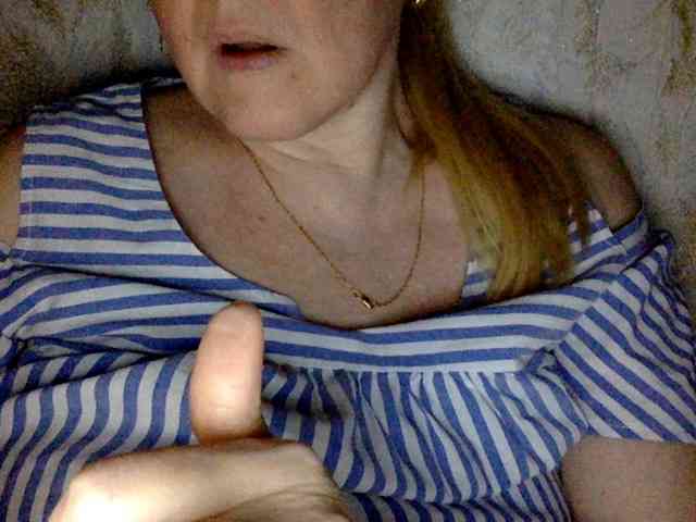 BlondyVio webcam