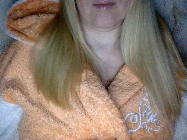 BlondyVio webcam