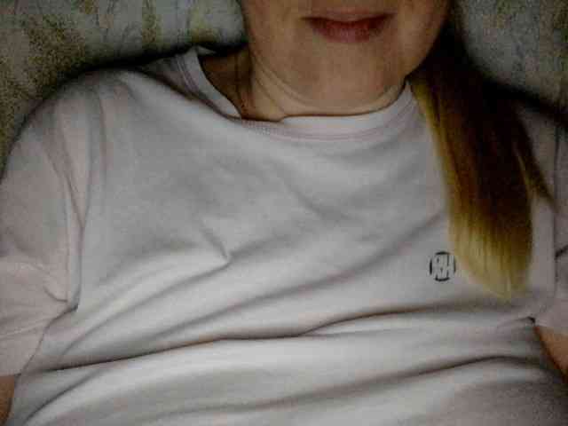 BlondyVio webcam