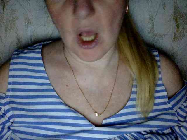 BlondyVio webcam
