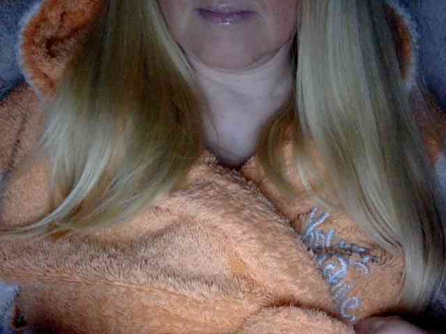 BlondyVio webcam