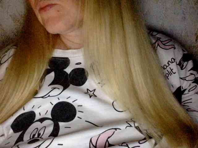 BlondyVio webcam