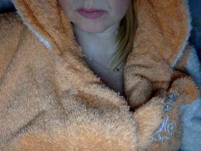 BlondyVio webcam