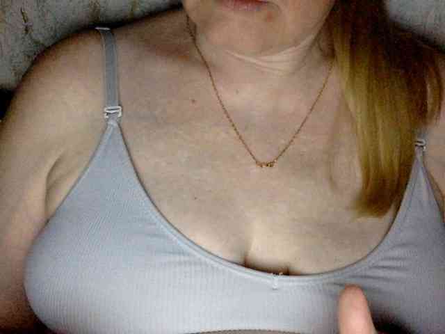 BlondyVio webcam