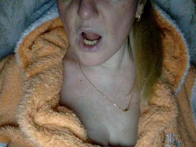 BlondyVio webcam