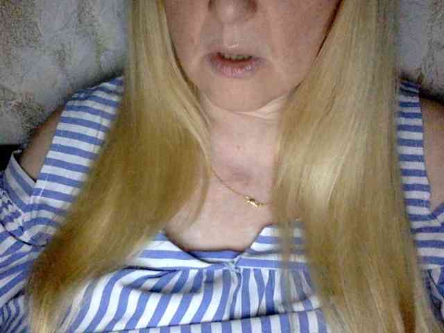 BlondyVio webcam