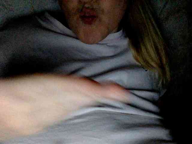 BlondyVio webcam