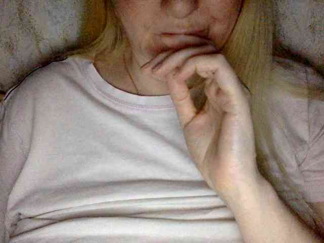 BlondyVio webcam