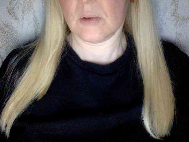 BlondyVio webcam