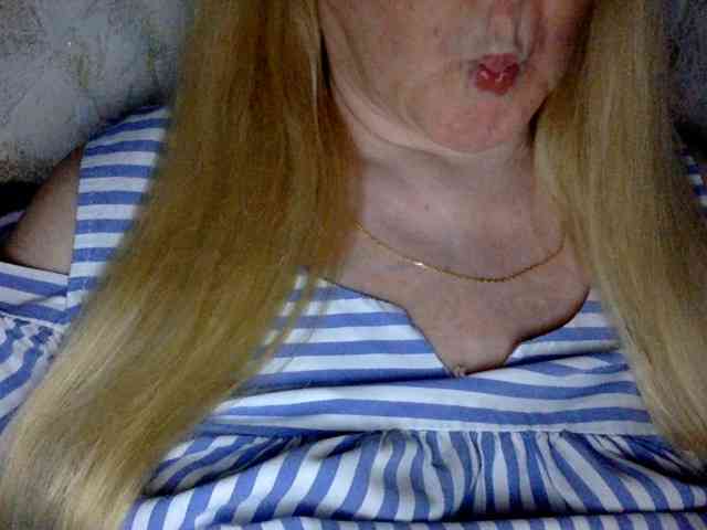 BlondyVio webcam