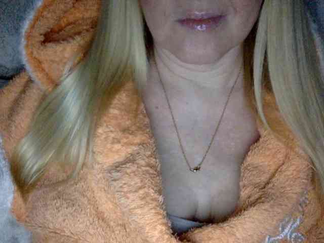 BlondyVio webcam