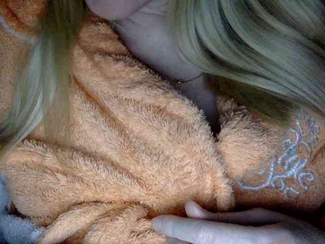 BlondyVio webcam