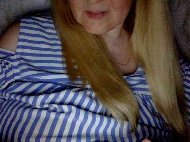 BlondyVio webcam