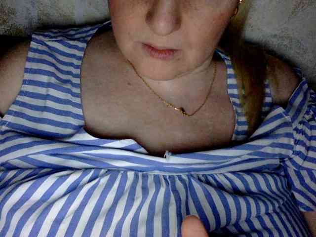 BlondyVio webcam
