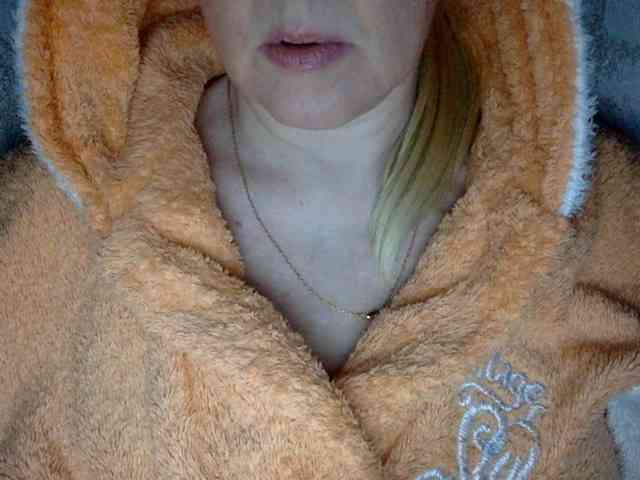 BlondyVio webcam