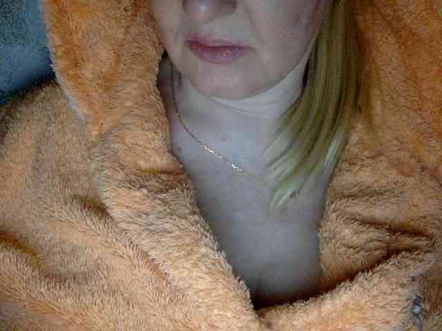 BlondyVio webcam
