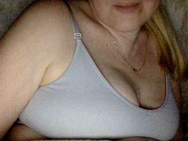BlondyVio webcam