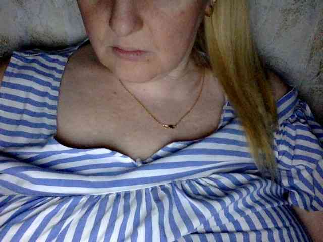 BlondyVio webcam