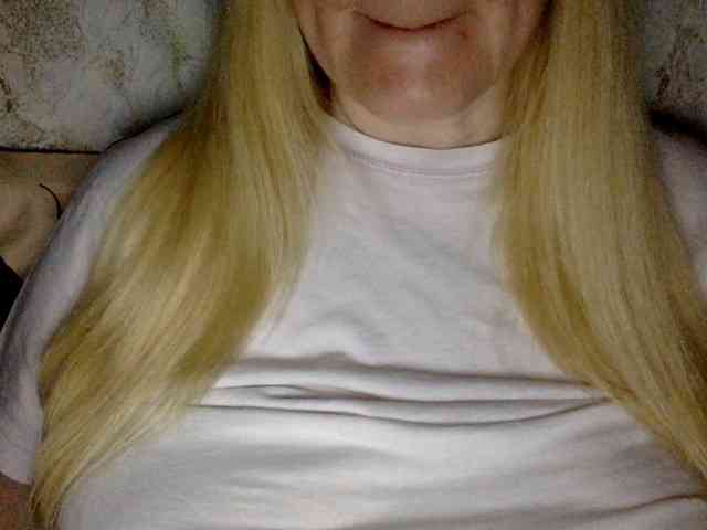 BlondyVio webcam