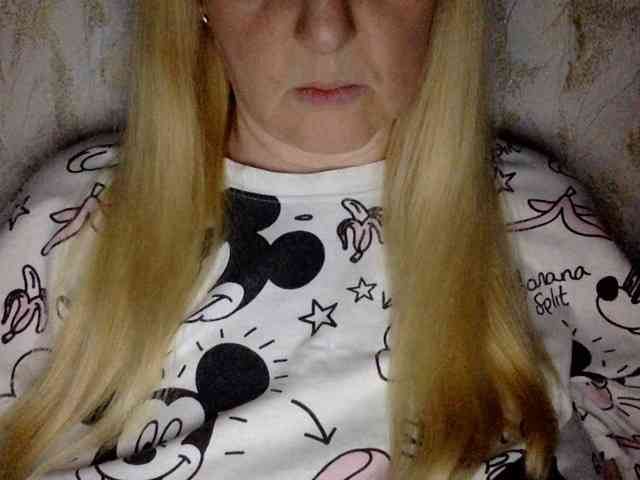 BlondyVio webcam