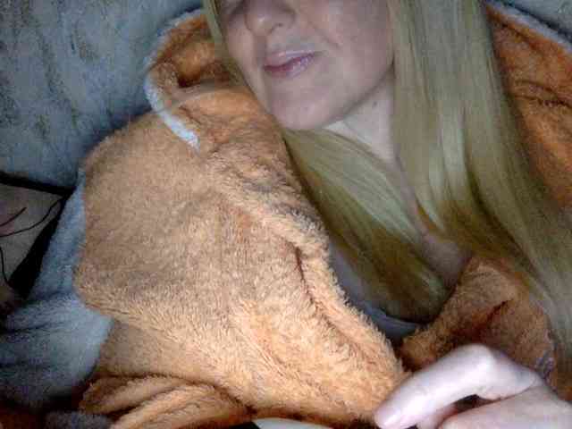 BlondyVio webcam