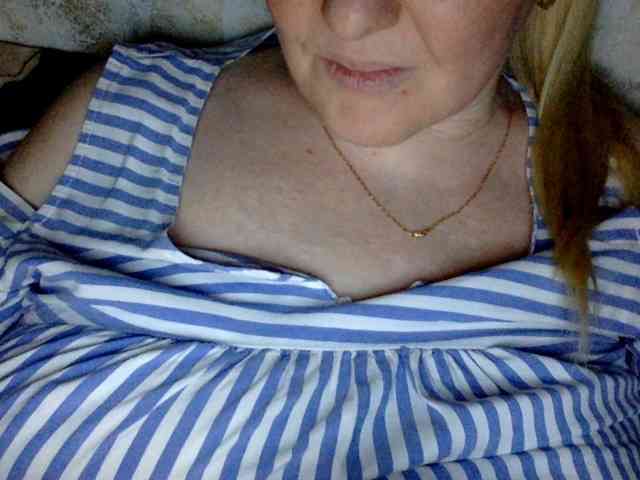 BlondyVio webcam