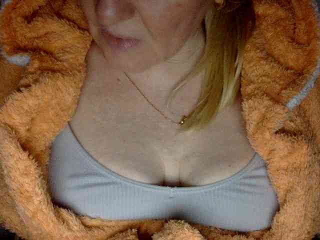 BlondyVio webcam