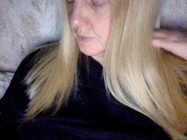 BlondyVio webcam