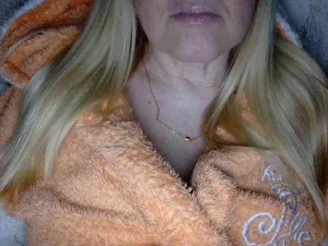 BlondyVio webcam