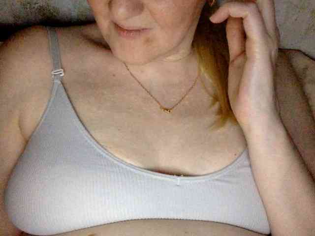 BlondyVio webcam