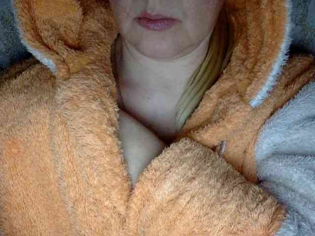BlondyVio webcam