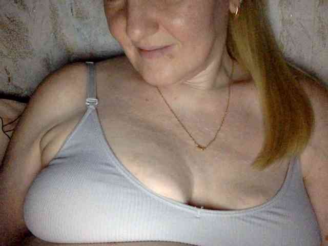 BlondyVio webcam