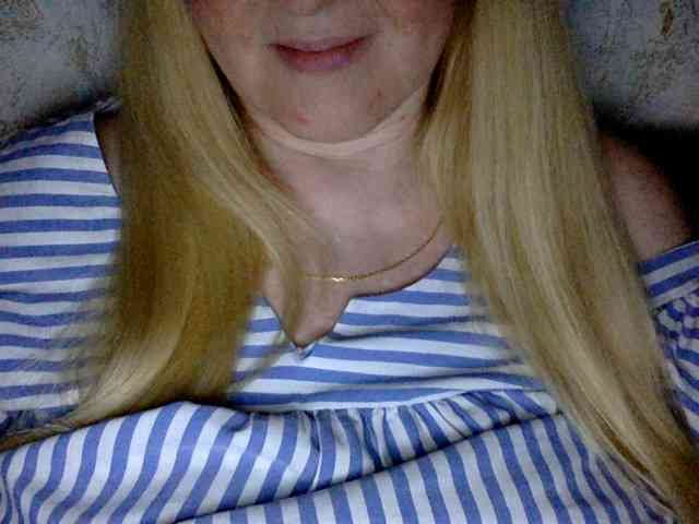 BlondyVio webcam