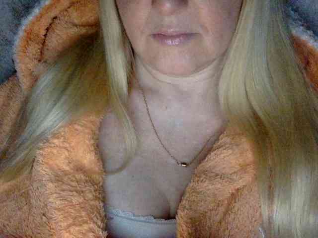 BlondyVio webcam