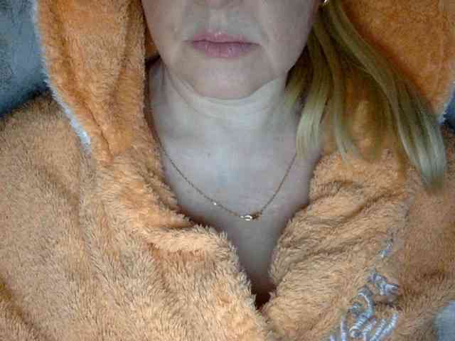 BlondyVio webcam
