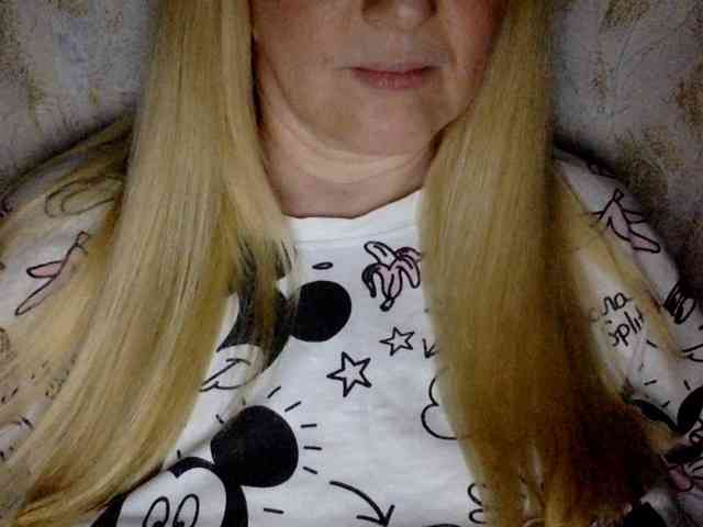 BlondyVio webcam